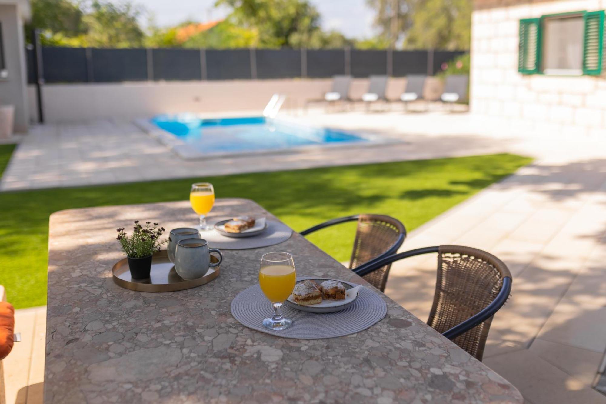 Experience Village Life - Jokini Dvori With Private Pool Pakovo Selo Buitenkant foto